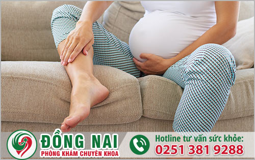 Mẹo hay giúp mẹ bầu giảm phù chân khi mang thai