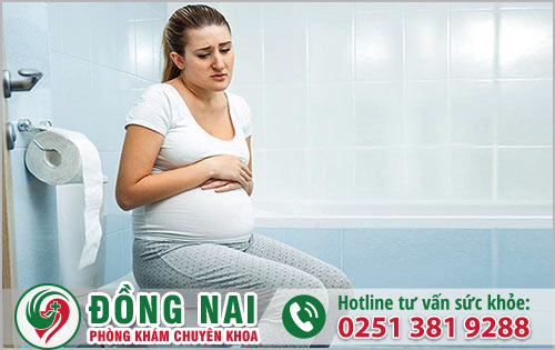 Táo bón thường xuyên trong lúc mang thai là nguyên nhân gây sa búi trĩ sau sinh